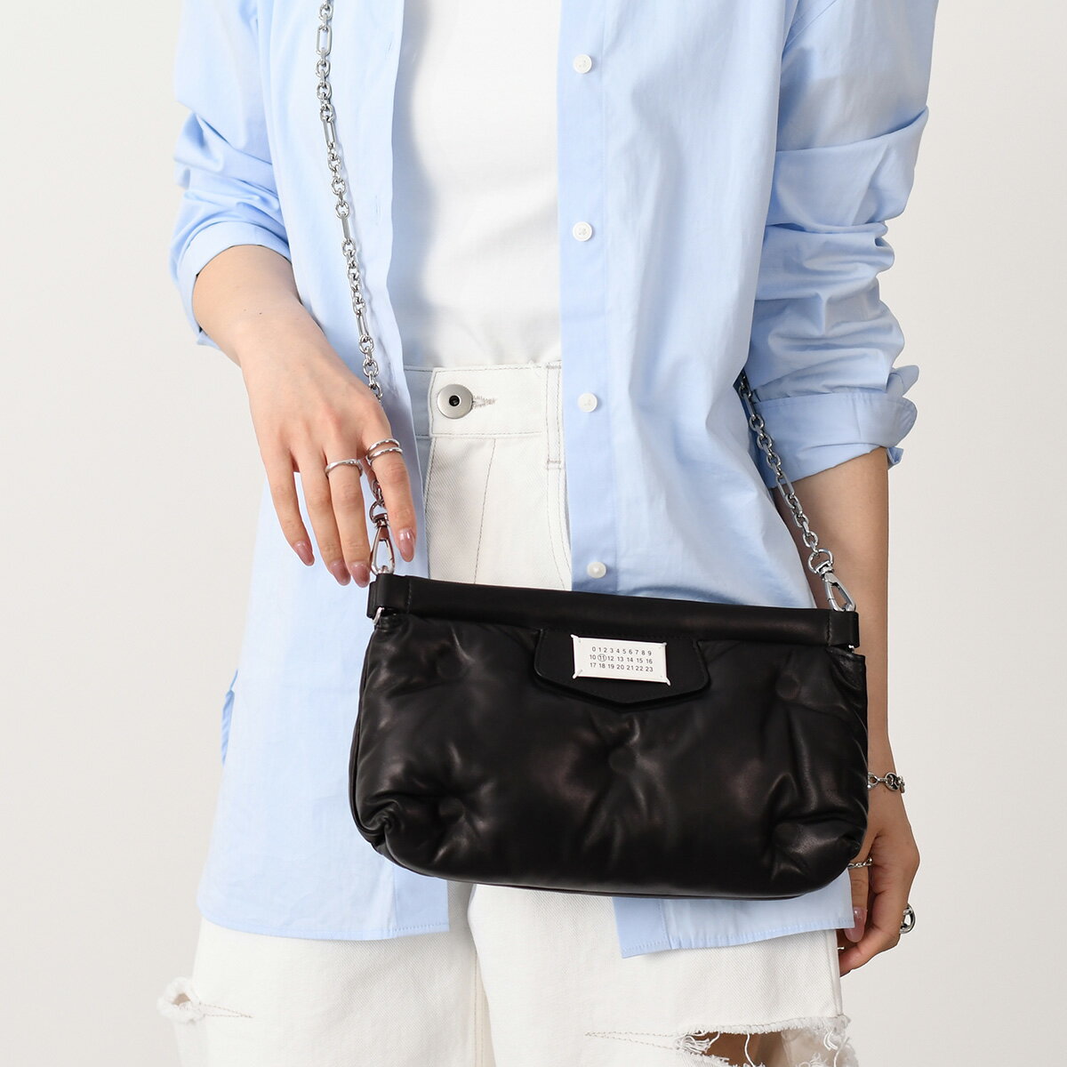 MAISON MARGIELA メゾン マルジェラ GLAMSLAM ショルダーバッグ グラムスラム レザー 2WAY バッグ 鞄 S56WF0160P4300 クラッチバッグ チェーンストラップ ブラック ロゴ レディースのサムネイル