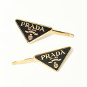 PRADA プラダ メタル ヘアクリップ ヘアアクセサリー ヘアピン 1IF051 2BA6 レディース 三角ロゴ ロゴ ヘアアクセサリー ブラック ゴールド ...