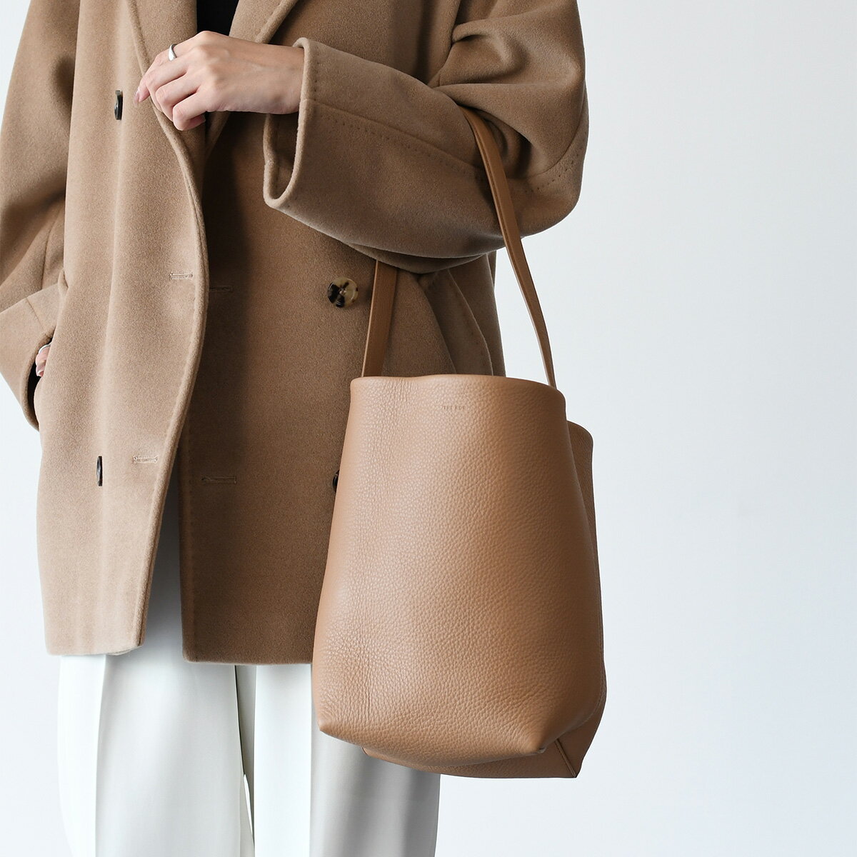 【MAX20,000円OFFクーポン配布中】THE ROW ザ・ロウ バッグ Medium N/S Park Tote レザー Bag W1313 L129 レディース ブラック トートバッグ シンプル 無地 レザー 人気 おすすめ ギフト プレゼントのサムネイル