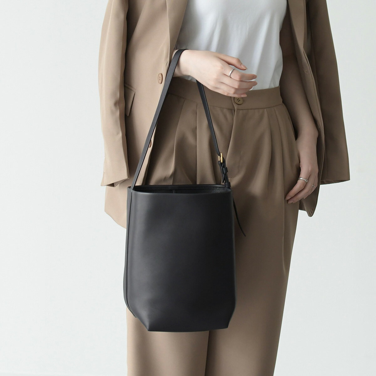 THE ROW ザ・ロウ バッグ 鞄 ショルダーバッグ ハンドバッグ Medium N/S Shoulder bag レザー製バッグ W1588 L72 PARKTOTE パークトート レディース ブラック レザー トート ミディアム 2WAY 1213p3のサムネイル