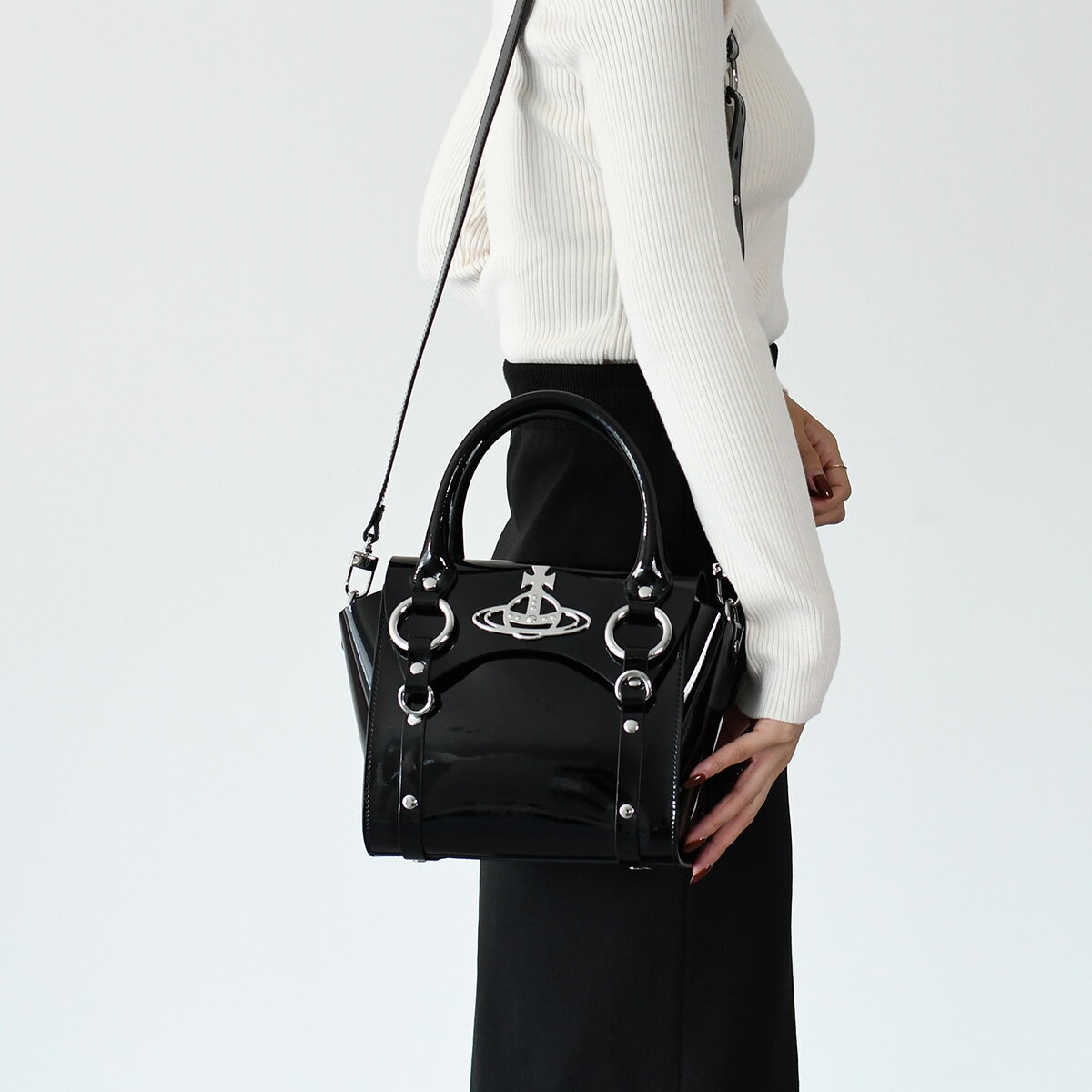 Vivienne Westwood ヴィヴィアン ウエストウッド バッグ 42010032L001O SHINY PATENT BETTY ハンドバッグS レディース ハンドバッグ ショルダーバッグ ブラック 黒 レザー 本革 1114_p3のサムネイル