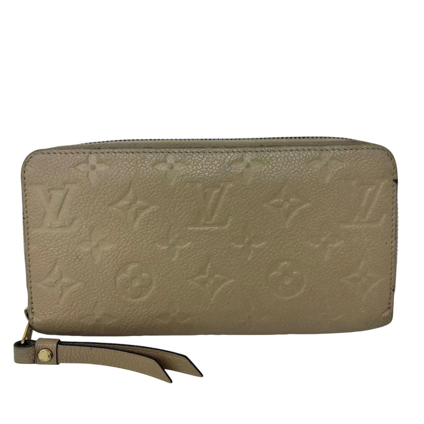 【商品詳細】 ブランド名：LOUIS VUITTON / ルイヴィトン 商品名：ジッピーウォレット / 長財布 ライン：モノグラム・アンプラント 型番：M64088 シリアル： 対象：レディース カラー：トープグレース 素材：モノグラム・アンプラントレザー 金具：ゴールド金具 生産国：フランス 付属品：掲載写真に写っているものがすべてとなります。 【商品状態】 ランク：B 外側：スレや汚れがございます 内側：スレや汚れカードポケットに浮きがございます 金具：メッキ剥がれがございます 角：スレやコバ割れがございます その他：ラウンドファスナー / ロングウォレット ※中古品のため細かな傷や使用感がある場合がございます。 ※詳細は掲載写真をご確認ください。 【ランク説明】 N：新品・未使用 S：新品同様 SA：新品同様に近い非常に綺麗な中古品 A：使用感の少ない綺麗な中古品 AB：やや使用感がある中古品 B：一般的な中古品 BC：使用感が強い中古品 C：ダメージがある中古品 【発送】 ご入金確認後、3営業日以内に発送いたします。 掲載写真に写っているものがすべてとなります。 【注意事項】 中古品のため細かな傷や汚れがある場合がございます。 掲載写真をご確認の上ご購入ください。