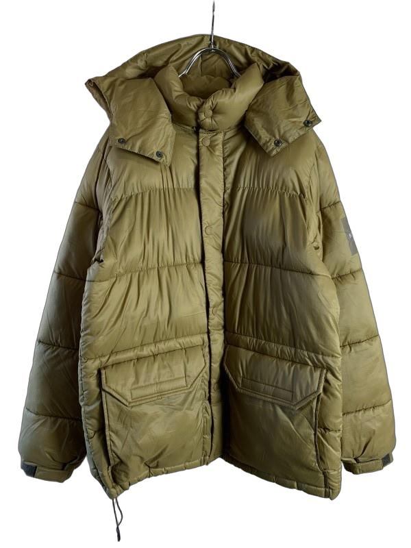 商品詳細 ■ブランド：THE NORTH FACE■素材：ポリエステル100％　中綿ポリエステル100％■色：ブリティッシュカーキ■表記サイズ：M■実寸：身幅 57cm /着丈 70cm /袖丈 66cm /肩幅 46cm /裄丈 -cm■状態：フロント・袖シミあり　フード取り外し可 　 　 　 　 　 　 　　 　 注意 ■色が有る場合、モニターの発色の具合によって実際のものと色が異なる場合があります。 ■こちらの商品は、店舗および他サイトでも同時販売しております。 ご注文後に在庫を確認させて頂くため、ご注文完了後に在庫がない場合がございます。 その際はキャンセルのメールを配信させて頂いておりますこと、予めご了承ください。 配送について ■特にご指定がない場合、 前払い決済の場合（例：銀行振込）　 ⇒ご入金確認後、2〜3営業日以内に発送いたします。 ■上記以外の決済の場合（例：クレジットカード）　 ⇒ご注文確認後、2〜3営業日以内に発送いたします。 ※発送前支払いの場合は、お客様のご入金タイミングにより、お届け予定日が前後することがございます。 レプトン海田店電話番号（082)-822-7388サイズ、状態等ご不明な点はご連絡ください。
