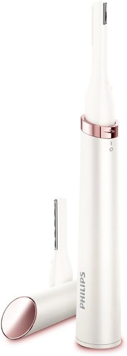 フィリップス ボディ トリマー サテンコンパクト ボディシェーバー (顔・体 女性用電気シェーバー) HP6393/00 ホワイト 新品・未使用商品！ ●女性用電気シェーバー「サテンコンパクト」・スムーズな剃り味でうぶ毛を0.1mmまでカット。・顔用アタッチメントとからだ用アタッチメントを付け替えることで顔と体のムダ毛のお手入れが可能です。・眉毛用のトリミングコームとピンセットも付属し、眉毛を好みの形に整えることができます。●広い箇所に便利なからだ用アタッチメント(26mm)・腕や脇など体の広い範囲の、スムーズなお手入れに適した刃の長さ26mmのアタッチメントです。●狭い鼻下や眉のお手入れに便利な顔用アタッチメント（8mm）・額、あご、鼻下など顔の細かい部分をお手入れするのに適した刃の長さ8mmのアタッチメントです。・トリミングコームを取付けることで眉毛のお手入れも可能です。●「トリミングコーム」「ピンセット」・顔用アタッチメントに、トリミングコームを装着し、眉毛の長さを整えることができます。・余分な毛を抜いて、眉の形を整えるためのピンセットも付属し、トータルの眉毛ケアが可能です。●携帯に便利な電池式・乾電池式なので充電の手間なく携帯することができます。・新品のアルカリ乾電池単4形1本で、1回約5分使用した場合、約12回の使用が可能です。●キズがつきにくく、衝撃に強い・ポーチやバッグの中にそのまま入れても、キズがつきにくく、衝撃に強いのが特長です。メーカー PHILIPS (フィリップス)型番 HP6393/00カラー ホワイト電源方式：電池式（アルカリ乾電池単4型 1本）使用回数／時間：約60分素材：ABS樹脂（本体）本体質量：28g（保護キャップ、からだ用アタッチメント含む、電池含まず）付属品：本体、からだ用アタッチメント、顔用アタッチメント、トリミングコーム、保護キャップ、ピンセット、クリーニングブラシ、単4形乾電池、取扱説明書保証期間：お買い上げ日から2年間生産国 中国 5