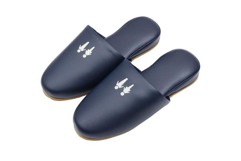 Rakuten - [TOKYO SLIPPER] 抗菌レザー調 トイレスリッパ 【10足セット】【合成底 シンプル 抗菌加工済み 水拭き可】 厚底 メンズ レディース ビニールスリッパ 室内用 業務用