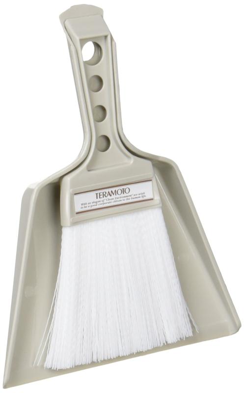 テラモト(TERAMOTO) MM テーブルホーキセット CE8953000●テーブルの上や車の中などを手軽に掃除できるほうきとチリトリのセットです。●幅(mm):165●奥行(mm):20●高さ(mm):217●質量(g):100●チリトリ:ポリプロピレン(PP)●ほうき:ポリプロピレン(PP)