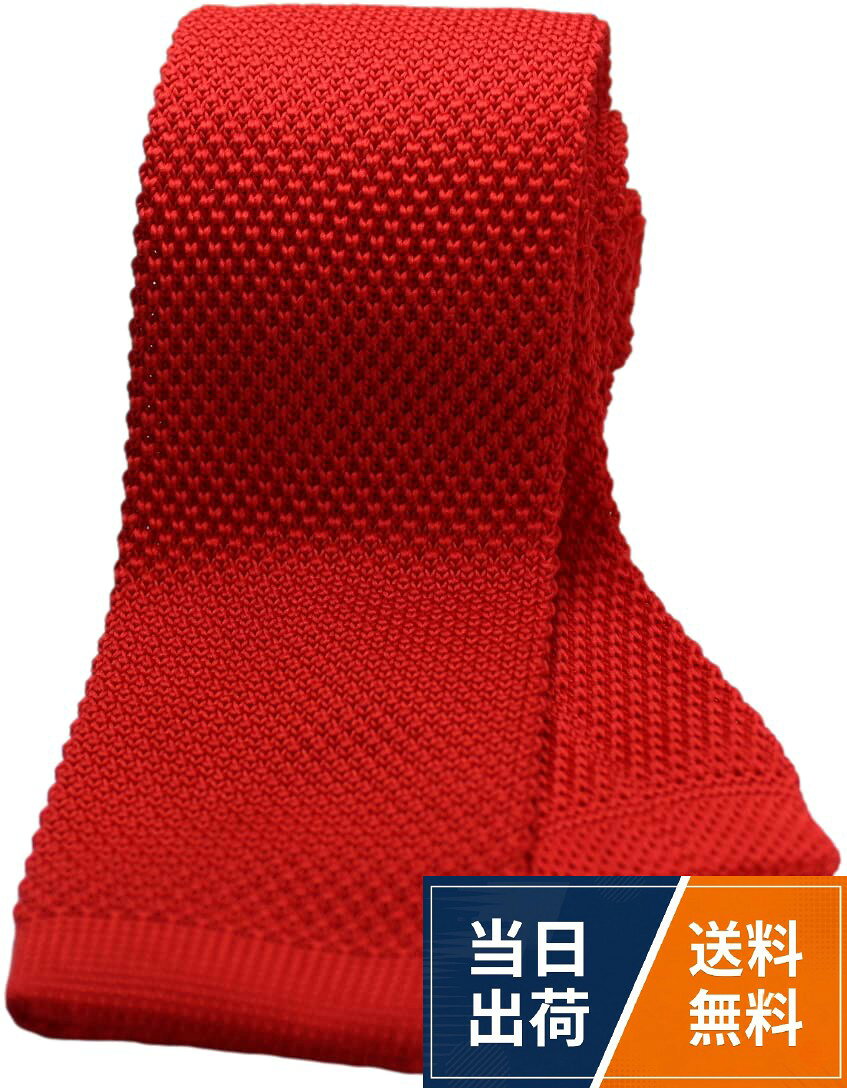 一般的なネクタイに比べ、素材による肌触り・柔らかい表情を持つニットタイ。カジュアルなスーツスタイルも多くなり、ジャケパンスタイルに加え、ビジネススーツも以前に比べるとオシャレの幅が広がってきました。ニットタイもその流行に乗った人気アイテムの一つです♪。最初に1本は持っておきたいの“無地タイプ”。青系や白系のシャツとの組み合わせはもちろん、ニットタイの柔らかさが感じられる落ち着いた雰囲気になります。柄スーツとの相性も良く、派手すぎない表情を見せてくれます。また、ストライプシャツやギンガムチェックとの相性も良く、人気のコーディネートです。。次にオシャレをしたい方にオススメなのが“ボーダータイプ”。ボーダーのデザインは、スクエアエンドとの相性が良く、小洒落た印象を引き出します♪配色によって見た目が変わるので、無地のグレースーツや季節に合わせたスーツで様々な表情を見せてくれます。。剣先幅5.5cmとやや細めのナロータイタイプですが、細すぎない小洒落た雰囲気を演出してくれます。ビジネスとして着用する場合は、社風やビジネスシーンによってNGな場合もございます。十分確認してから着用されるのをオススメします。。本体製造後、1次検品を行ったうえでタグを取り付けています。出荷用梱包後に2次検品に合格した製品のみ、出荷させていただきます。[ベストアイテム] ニットタイ ナロータイ メンズ スリム タイ 細身 無地 ニット ネクタイ C01-26