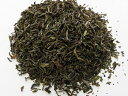 名称 紅茶 原材料 紅茶 原産国 インド 内容量 500g 賞味期限 製造日より2年（商品ラベルに記載） 保存方法 高温多湿をさけて保存してください。 製造者または販売者 株式会社セレクティー 静岡県静岡市葵区葵町49 5段階評価 コク ★★★ 質感があります 渋み ★★ 控えめです おすすめの飲み方 ストレート ★★★★★ これにかぎります！ ミルクティー 　 まったく向いていません チャイ 　 まったく向いていません アイスティー ★★★ お好みでどうぞ ダージリン/ファーストフラッシュ/春摘み/1st/ストレート/ジャンパナ/ジュンパナ/junpana/紅茶/一番茶/セレクティー/selectea/茶葉は小ぶりで、やや緑がかっています。 水色（すいしょく）は淡いオレンジ色で、さわやかな香り。 渋みは控えめでフルーティー、微かに甘さを感じます。