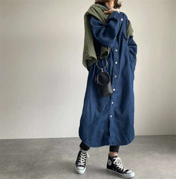 セレクトギアマーケットのシャツワンピース 春 秋 レディース 長袖 デニムワンピース 羽織り ロング丈 春 秋 マキシ丈 ワンピース ロング丈シャツ 体型カバー ポケット無し スプリングコート デニム ワンピース シャツ 大きいサイズ 2way ポケット無し｜アングル2
