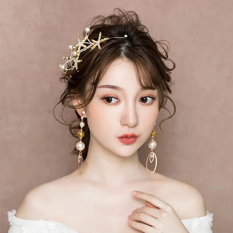 セレクトギアマーケットのウエディングヘッドドレス イヤリング セット ウェディングヘッドドレス 髪飾り 花嫁小物 ウェディングアクセサリー 結婚式 発表会ヘッドドレス ブライダル パーティー 二次会 ヘアアクセサリー 海星 前撮り 演奏会 ステージ 舞台 演出 海外挙式 パール ゴールド 上品｜アングル3