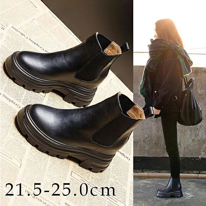 color="#FFFFFF">商品詳細 size="-1">商品内容 size="-1" color="#666666">ショートブーツ レディース 厚底 size="-1">商品特徴 size="-1" color="#666666"> サッと脱ぎ履き出来きて楽ちんサイドゴア★ スカートにもパンツにも合うショートブーツ★ どんなスタイルにもマッチし、ハンサムにもエレガントにもスタイリング出来るショートのサイドゴアブーツ★ size="-1">仕様 size="-1" color="#666666"> 【商品説明】 ●【カラー】黒 ●【サイズ】21.5,22.0,22.5,23,23.5,24,24.5,25.0(cm) ●【ヒール】約5cm ●【インヒール】約3cm ●【筒丈】約12cm ●【重さ】1足約0.8〜0.9kg、サイズによって少し誤差があります。 ブーツ　レディース サイドゴアブーツ ショートブーツ レディース ショートブーツ 厚底 ぺたんこ 歩きやすい ヒール8cm フラット コスプレ 大きいサイズ ハンサムシューズ 大きい 疲れない ブーツ 厚底 ブーツ 歩きやすい おしゃれ コスプレ 黒 送料無料 商品について： ※サイズ表記は目安です。若干の誤差がある場合がございます。 ※製造中（縫製、染色など）により商品において色味や柄、サイズに若干の誤差や、生地を織る際に糸の継ぎ目や多少のほつれ等が生じる場合がございますが、品質上の問題ではございませんのでご了承の上お買い求めくださいませ。 ※手作り商品でございますから、画像と若干異なる場合も御座います。 ※モデルに使用している小物、アクセサリ等は商品内容に含まれません。 ※発送上の状態によって商品がシワになる場合がございます。予めご了承くださいませ。 発送について： ※当店ではラッピングのサービスを行っておりません、ご了承くださいませ。 メールについて： ※メール返信とご注文対応は、平日10：00〜18：00頃に対応しております。 ※携帯メールでの登録は迷惑メールによりメールが届かない場合がございます。 　 最強配送　サイドゴアブーツ　 ブーツ レディース かっこいい ブーツ 厚底 ショート サイドゴアブーツ　　ブーツ レディース かっこいい サイドゴアブーツ　　　歩きやすい＆疲れにくいショートブーツ★　ディース靴　ソックスブーツ　ショートブーツ レディース ブーツ ブーティー 走れる 防寒ブーツ チャンキーヒール ブーツ　ショートブーツ レディース ブーティ ヒール ピンヒール ヒールブーツ ブーティー ブーツ ショートブーツ サイドファスナー付き 　大きいサイズ 靴 ブーツ ハイヒール 歩きやすい 痛くない ショートブーツレディース 春ブーティー レディース靴 ポインテッドトゥ ブーツ ショートブーツ ピンヒール ヒール レディース 美脚 ハロウィン　コスプレ　ハロウィン　衣装　 ハロウィン　コスプレ ショートブーツ ブーティ ブーティー 靴 レディース 痛くない ブーツ レディース ブーティ ヒール レディース ショートブーツ ハイヒール アンクルブーツ ハイヒール レディース靴 ショートブーツ レディース ピンヒール ブーティー ブーティ ブーティーパンプス 【22.0センチ】 【22cm】 【22.5センチ】 【22.5cm】 【23.0センチ】 【23cm】 【23.5センチ】 【23.5cm】 【24.0センチ】 【24cm】 【24.5センチ】 【24.5cm】　 ショートブーツ レディース 　ハロウィン ショートブーツ レディース ヒール ブーツ レディース ショートブーツ レディース ハロウィン　衣装　ハロウィン　コスプレ　小さいサイズ21.5cm 　大きいサイズ25.0cm ブーツ 厚底 ショート 　　 ■幅広いコーデに合う！ スカートにあうブーツ！ パンツにあうブーツ！ スーツにあうブーツ！ スカートに合わせてガーリーにも、パンツに合わせてマニッシュにも、スーツに合わせてオフィスカジュアルにもなる、何に合わせてもおしゃれに決まるくつです。 ■フェスやライブ、アウトドアに！ 1日中履いていられる軽量ぺたんこシューズだから、旅行など動き回る日にはピッタリ！ 「軽い」「疲れない」と沢山のご支持をいただいております。 ■仮装やコスプレにも ハロウィンの仮装やコスプレの衣装にもオススメです！ 楽天市場トップ > ランキングトップ > 靴 > レディース靴 > ブーツ > サイドゴア 第1位　2022年8月8日(月)更新 (集計日：8月7日) 楽天市場トップ > ランキングトップ > 靴 > レディース靴 > ブーツ > サイドゴア 第1位　　2022年8月23日(火)更新 (集計日：8月22日) 楽天市場トップ > ランキングトップ > 靴 > レディース靴 > ブーツ > サイドゴア 第1位　2022年10月17日(月)更新 (集計日：10月16日) 楽天市場トップ > ランキングトップ > 靴 > レディース靴 > ブーツ > サイドゴア 第1位　2022年12月2日(金)更新 (集計日：12月1日) 楽天市場トップ > ランキングトップ > 靴 > レディース靴 > ブーツ > サイドゴア 第1位　　2023年3月7日(火)更新 (集計日：3月6日) 楽天市場トップ > ランキングトップ > 靴 > レディース靴 > ブーツ > サイドゴア 第1位　2023年3月8日(水)更新 (集計日：3月7日) 楽天市場トップ > ランキングトップ > 靴 > レディース靴 > ブーツ > サイドゴア 第1位　　2023年3月20日(月)更新 (集計日：3月19日) 楽天市場トップ > ランキングトップ > 靴 > レディース靴 > ブーツ > サイドゴア 第1位　2023年3月21日(火)更新 (集計日：3月20日) 楽天市場トップ > ランキングトップ > 靴 > レディース靴 > ブーツ > サイドゴア 第1位 2023年3月30日(木)更新 (集計日：3月20日) 楽天市場トップ > ランキングトップ > 靴 > レディース靴 > ブーツ > サイドゴア 第1位 2023年9月13日(水)更新 (集計日：9月12日) 楽天市場トップ > ランキングトップ > 靴 > レディース靴 > ブーツ > サイドゴア 第1位 2023年11月1日(水)更新 (集計日：10月31日) 楽天市場トップ > ランキングトップ > 靴 > レディース靴 > ブーツ > サイドゴア 第1位 2023年11月11日(土)更新 (集計日：11月10日) 楽天市場トップ > ランキングトップ > 靴 > レディース靴 > ブーツ > サイドゴア 第1位 2023年11月28日(火)更新 (集計日：11月27日) 楽天市場トップ > ランキングトップ > 靴 > レディース靴 > ブーツ > サイドゴア 第1位 2024年2月28日(水)更新 (集計日：2月27日) 楽天市場トップ > ランキングトップ > 靴 > レディース靴 > ブーツ 第1位 2024年4月1日(月)更新 (集計日：3月31日) 楽天市場トップ > ランキングトップ > 靴 > レディース靴 > ブーツ 第1位 2024年4月7日(日)更新 (集計日：4月6日) 楽天市場トップ > ランキングトップ > 靴 > レディース靴 > ブーツ 第1位 2025年1月23日(木)更新 (集計日：1月22日) 楽天市場トップ > ランキングトップ > 靴 > レディース靴 > ブーツ 第1位　　2025年2月3日(月)更新 (集計日：2月2日) 楽天市場トップ > ランキングトップ > 靴 > レディース靴 > ブーツ 第1位　2025年2月19日(水)更新 (集計日：2月18日) 楽天市場トップ > ランキングトップ > 靴 > レディース靴 > ブーツ 第1位　2025年10月15日(水)更新 (集計日：10月14日) 楽天市場トップ > ランキングトップ > 靴 > レディース靴 > ブーツ > サイドゴア 第1位　2025年12月9日(火)更新 (集計日：12月8日)　　 楽天市場トップ > ランキングトップ > 靴 > レディース靴 > ブーツ > サイドゴア 第1位　　2026年1月7日(水)更新 (集計日：1月6日)　 楽天市場トップ > ランキングトップ > 靴 > レディース靴 > ブーツ > サイドゴア 第1位　　2026年2月4日(水)更新 (集計日：2月3日) 楽天市場トップ > ランキングトップ > 靴 > レディース靴 > ブーツ > サイドゴア 第1位　　2026年3月12日(木)更新 (集計日：3月11日) 楽天市場トップ > ランキングトップ > 靴 > レディース靴 > ブーツ > サイドゴア 第1位　　2026年4月4日(土)更新 (集計日：4月3日) 　　　
