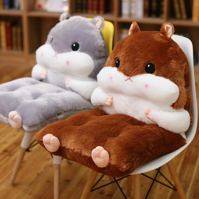 .背もたれ付き クッション は ハムスター の かわいい デザイン と 45X90cm の サイズ で、リボン付き 折りたたみ式 の シートクッション として オフィス や 車用、椅子 用 の デスク枕 や 座布団 として最適です。手が入る アスナー付き で 快適 な 使用感 を 提供します。。 指定された配送時間は承っておりません。【モアブリス楽天市場店】.背もたれ付き クッション は ハムスター の かわいい デザイン と 45X90cm の サイズ で、リボン付き 折りたたみ式 の シートクッション として オフィス や 車用、椅子 用 の デスク枕 や 座布団 として最適です。手が入る アスナー付き で 快適 な 使用感 を 提供します。。 指定された配送時間は承っておりません。【モアブリス楽天市場店】