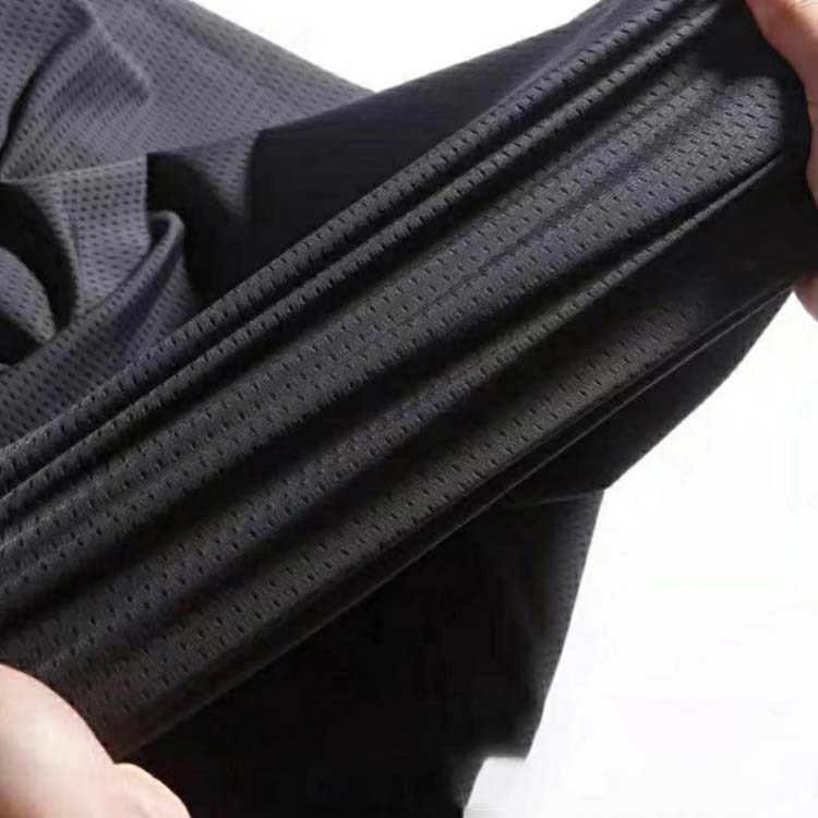 2枚セットサマーに最適の冷感生地を採用したtシャツ。通気性優れるメッシュデザイン！肌に優しい生地。軽量な生地で、妨げる事無く快適に運動出来ます。ランニング、サイクリング、マラソン、サッカー、フィットネス、ゴルフなど、様々なスポーツシーンでご活用いただけるスポーツインナーです。 サイズ M L XL 2XL 3XL 4XL 5XL サイズについての説明 ※サイズ表の実寸法は商品によって1-3cm程度の誤差がある場合がございます。 素材 ポリエステル 色 白1枚＋黒1枚 白1枚＋灰1枚 黒1枚＋灰1枚 備考 ●サイズ詳細等の測り方はスタッフ間で統一、徹底はしておりますが、実寸は商品によって若干の誤差(1cm〜3cm )がある場合がございますので、予めご了承ください。 ●商品の色は、撮影時の光や、お客様のモニターの色具合などにより、実際の商品と異なる場合がございます。あらかじめ、ご了承ください。 ●製品によっては、生地の特性上、洗濯時に縮む場合がございますので洗濯時はご注意下さいませ。 ▼色味の強い製品によっては他の衣類などに色移りする場合もございますので、速やかに（脱水、乾燥等）するようにお願いいたします。 ▼生地によっては摩擦や汗、雨などで濡れた時は、他の製品に移染する恐れがございますので、着用の際はご注意下さい。 ▼生地の特性上、やや匂いが強く感じられるものもございます。数日のご使用や陰干しなどで気になる匂いはほとんど感じられなくなります。2枚セットサマーに最適の冷感生地を採用したtシャツ。通気性優れるメッシュデザイン！肌に優しい生地。軽量な生地で、妨げる事無く快適に運動出来ます。ランニング、サイクリング、マラソン、サッカー、フィットネス、ゴルフなど、様々なスポーツシーンでご活用いただけるスポーツインナーです。 サイズ M L XL 2XL 3XL 4XL 5XL サイズについての説明 ※サイズ表の実寸法は商品によって1-3cm程度の誤差がある場合がございます。 素材 ポリエステル 色 白1枚＋黒1枚 白1枚＋灰1枚 黒1枚＋灰1枚 備考 ●サイズ詳細等の測り方はスタッフ間で統一、徹底はしておりますが、実寸は商品によって若干の誤差(1cm〜3cm )がある場合がございますので、予めご了承ください。 ●商品の色は、撮影時の光や、お客様のモニターの色具合などにより、実際の商品と異なる場合がございます。あらかじめ、ご了承ください。 ●製品によっては、生地の特性上、洗濯時に縮む場合がございますので洗濯時はご注意下さいませ。 ▼色味の強い製品によっては他の衣類などに色移りする場合もございますので、速やかに（脱水、乾燥等）するようにお願いいたします。 ▼生地によっては摩擦や汗、雨などで濡れた時は、他の製品に移染する恐れがございますので、着用の際はご注意下さい。 ▼生地の特性上、やや匂いが強く感じられるものもございます。数日のご使用や陰干しなどで気になる匂いはほとんど感じられなくなります。