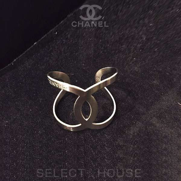 世界的に希少品人気商品 シャネル ロゴブレスランウェイ話題 CHANELSELECT HOUSE セレクトハウス【送料無料】でかロゴブレスレット・バングル正規店...