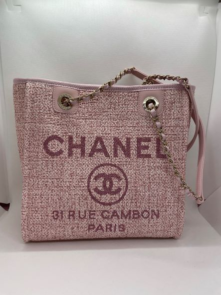 シャネル バッグ（レディース） 【新品】人気のミニサイズ【大人気】新作CHANEL】待望のドービルトート・スモールサイズ chanel トートバッグ