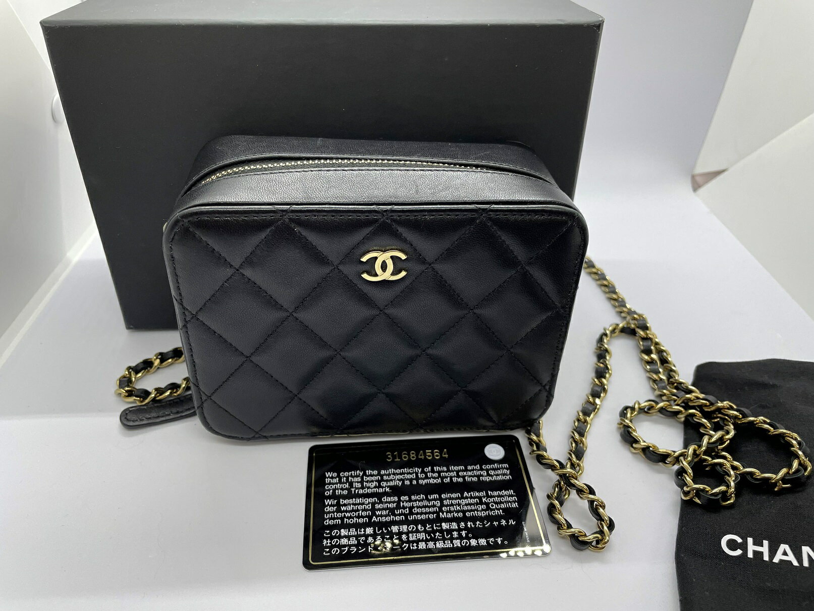 かわいすぎるミニバッグ！！【ユーズド美品】CHANEL ショルダー バッグ【SELECTHOUSE☆セレクトハウス】バッグ ななめがけ ショルダーバッグ シャネル国内即発送OK　カメラバッグ