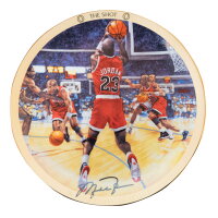 マイケル・ジョーダン シカゴ・ブルズ NBA グッズ 皿 プレート MJ Career Collector Plates: The Shot (4368A) Upper Deck - 
激レア！懐かしきシーンが蘇る☆ジョーダン氏が描かれたプレートが入荷！
