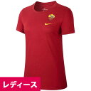 アイテム情報▼Womens-M[着丈63-68cm/身幅49-54cm/袖丈17-22cm ]▼Womens-L[着丈64-cm/身幅57-62cm/袖丈23.5-28.5cm ]■複数の在庫がある商品は在庫のうちの1つをサンプルとして採寸しているため、生地の性質や個体差により5~10cm前後の誤差が生じる場合がございますので、目安としてお考え下さい。■生産時期により、色、サイズ、デザイン、素材の質感が多少が異なる場合がございます。予めご了承ください。 取り寄せ注文規約2点以上のお買い上げの場合準備ができた商品から順に発送します（配送料・手数料は初回発送分のみご請求）× メーカーが在庫を確保できず、キャンセルとなる場合がございます× お客様都合によるキャンセル・返品は承り兼ねます仕様が変更される場合があります※画像はサンプルになりますお取り寄せ注文の場合、発送までに 1ヶ月〜2ヶ月ほどお時間がかかります（配送日の指定はできません）上記内容をご理解の上ご注文するようお願い致します※上記内容をお守り頂かないと商品の発送ができない場合がございますアイテム詳細サイズアイテム情報に記載●商品サイズの測り方はこちら素材コットン100％ブランドナイキ/Nike生産国エジプト注意点・商品は生産時期によってデザインやサイズに差が生じる場合がございます。・商品はモニターの影響で色の変化が感じられる場合がございます。・洗濯・アイロンの使用につきましては、品質マークに従ってください。関連キーワード[Tシャツ][トップス][2019/20 Womens Evergreen Crest T-Shirt ][AS Roma][Red][ローマ]お取り寄せ注文の場合、発送までに 1ヶ月〜2ヶ月ほどお時間がかかります（配送日の指定はできません）