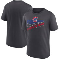 【取寄】MLB カブス Tシャツ スウッシュタウン パフォーマンス T-Shirt ナイキ/Nike アンスラサイト - 
MLB x ナイキ スウッシュBIGプリントが映える！パフォーマンスTシャツ！
