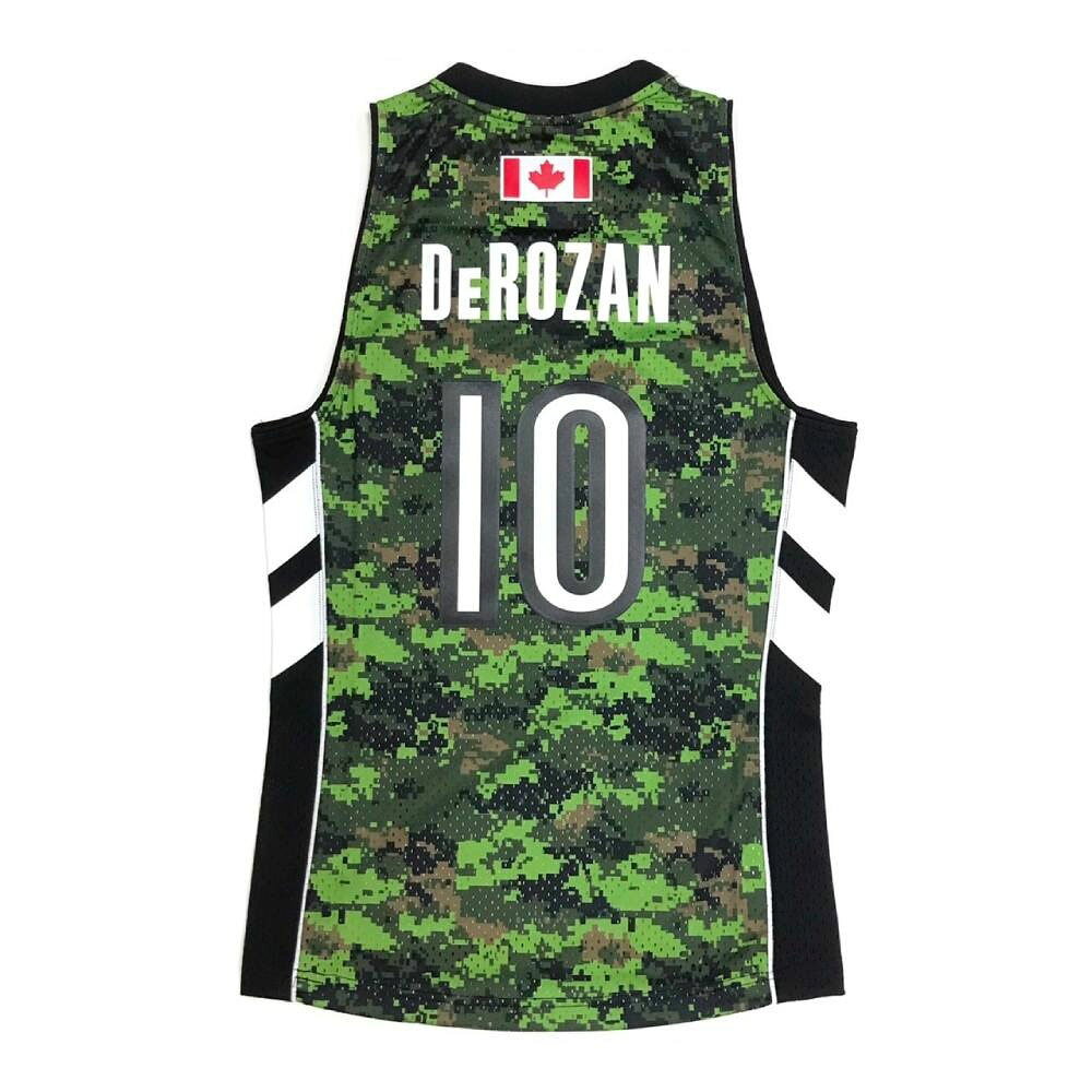 MLB.NBAグッズショップ SELECTIONのNBA デマー・デローザン ラプターズ ユニフォーム スウィングマン ミッチェル＆ネス/Mitchell & Ness カモ｜アングル2