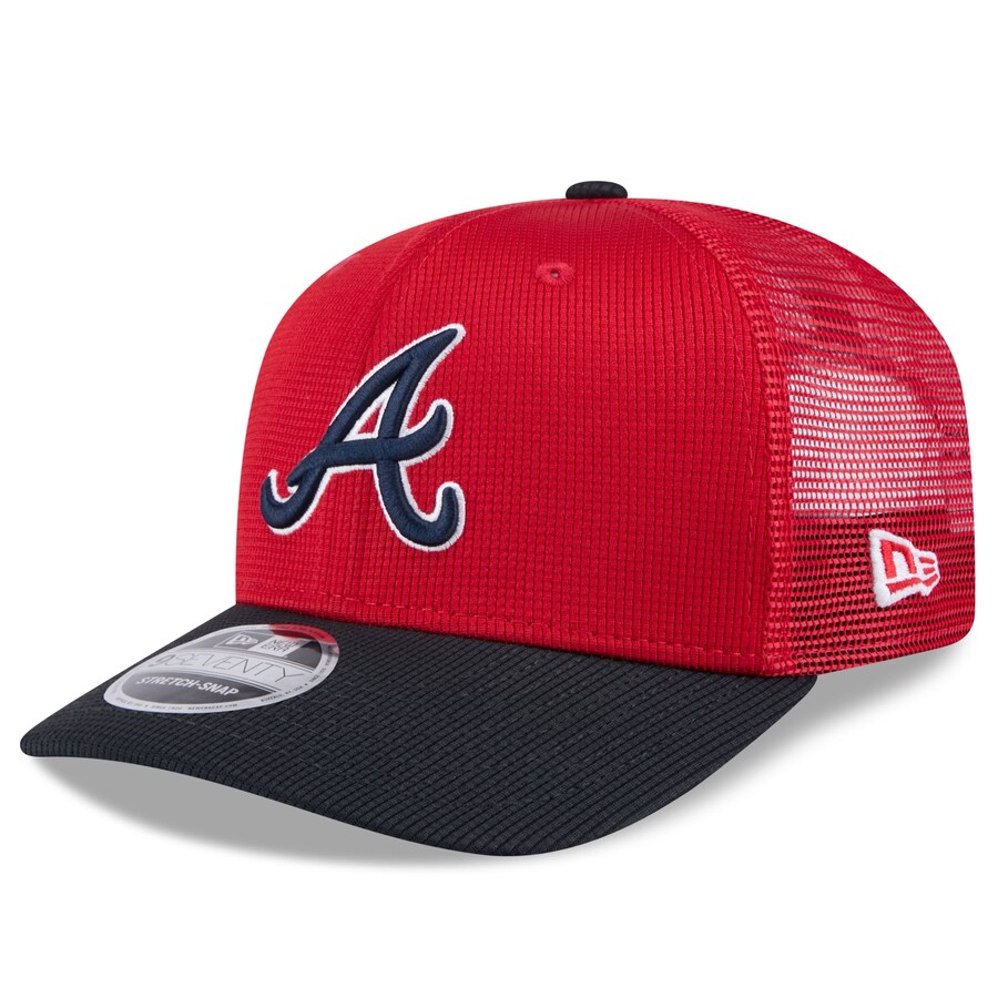 MLB ブレーブス キャップ 【海外版】2025 スプリングトレーニング 9SEVENTY トラッカーメッシュ ニューエラ/New Era レッド ネイビー