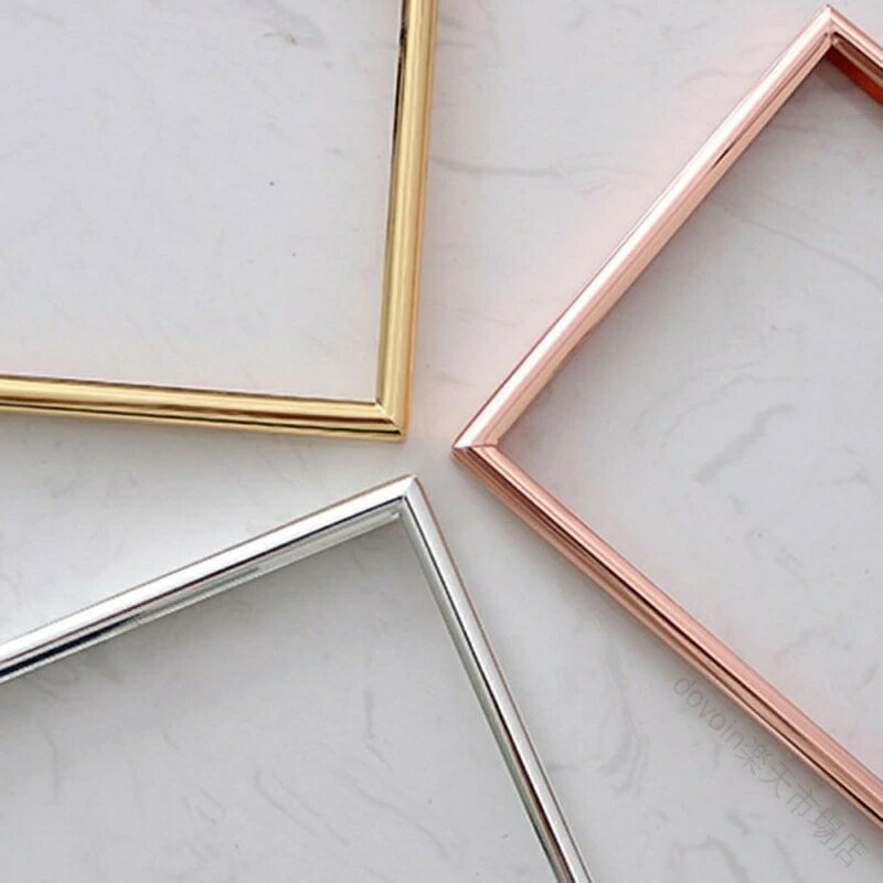 横向きの写真を2枚飾れるフォトフレーム L判対応 2面 横向き カラー1 シンプルシルバー ツインフレーム 写真立て 卓上 横長 ラドンナ Lサイズ 見開きおりたたみ二つ折りデザイン 3