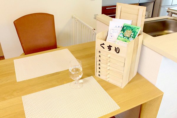 天然木桐製くすり箱 薬 習慣 管理 介護(PB...の紹介画像2
