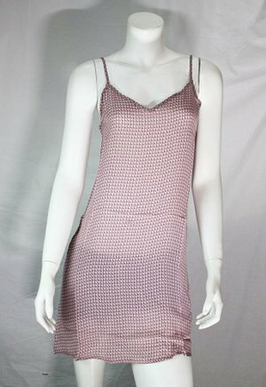 【e.vil/イーヴィル】LOVE柄キャミソールワンピ（ピンク・PNK）/レディース【インポート】【セレカジ】【正規品】