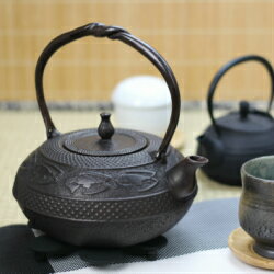 ★最後の1口となります。【送料無料】南部鉄器 鉄瓶 海老 1.6L 佐藤守巨作〔IH調理器100V対応〕MO-15 岩手