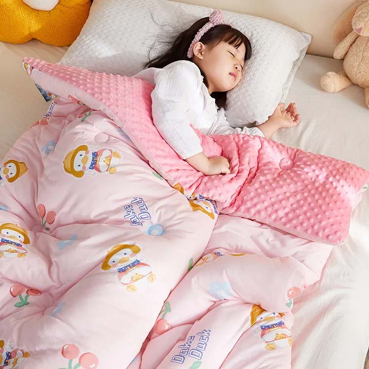 キッズ 掛ふとん 厚手 子供用 子供用 掛け布団 エコダウン掛布団 掛け毛布 冬用布団 女の子 男の子 アニマル柄 ふわふわ 暖かい 肌掛け布団 軽量 エコダウン 毛布 冬 秋冬 寝具 120*150cm 洗える 丸洗い [3]