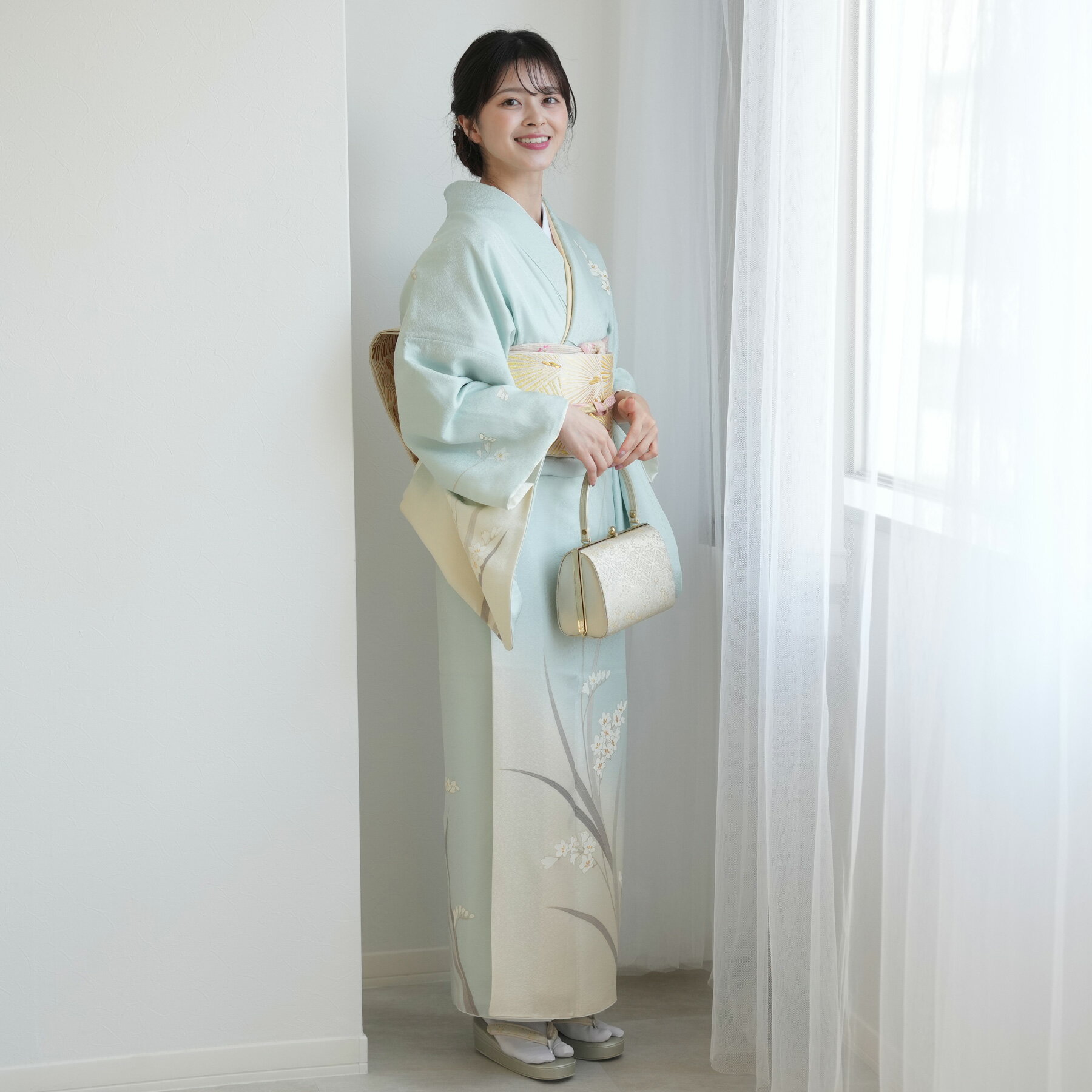 【レンタル】【訪問着20点フルセット 正絹 絵羽 水色ぼかしにレトロ花】 国産生地 結婚式 参列 ゲスト 卒業式 お茶会 食事会 訪問着 入学式 フォーマル お宮参り 七五三 観劇 園遊会 祝賀会 女性 着物 母親 着物&袋帯 往復送料無料