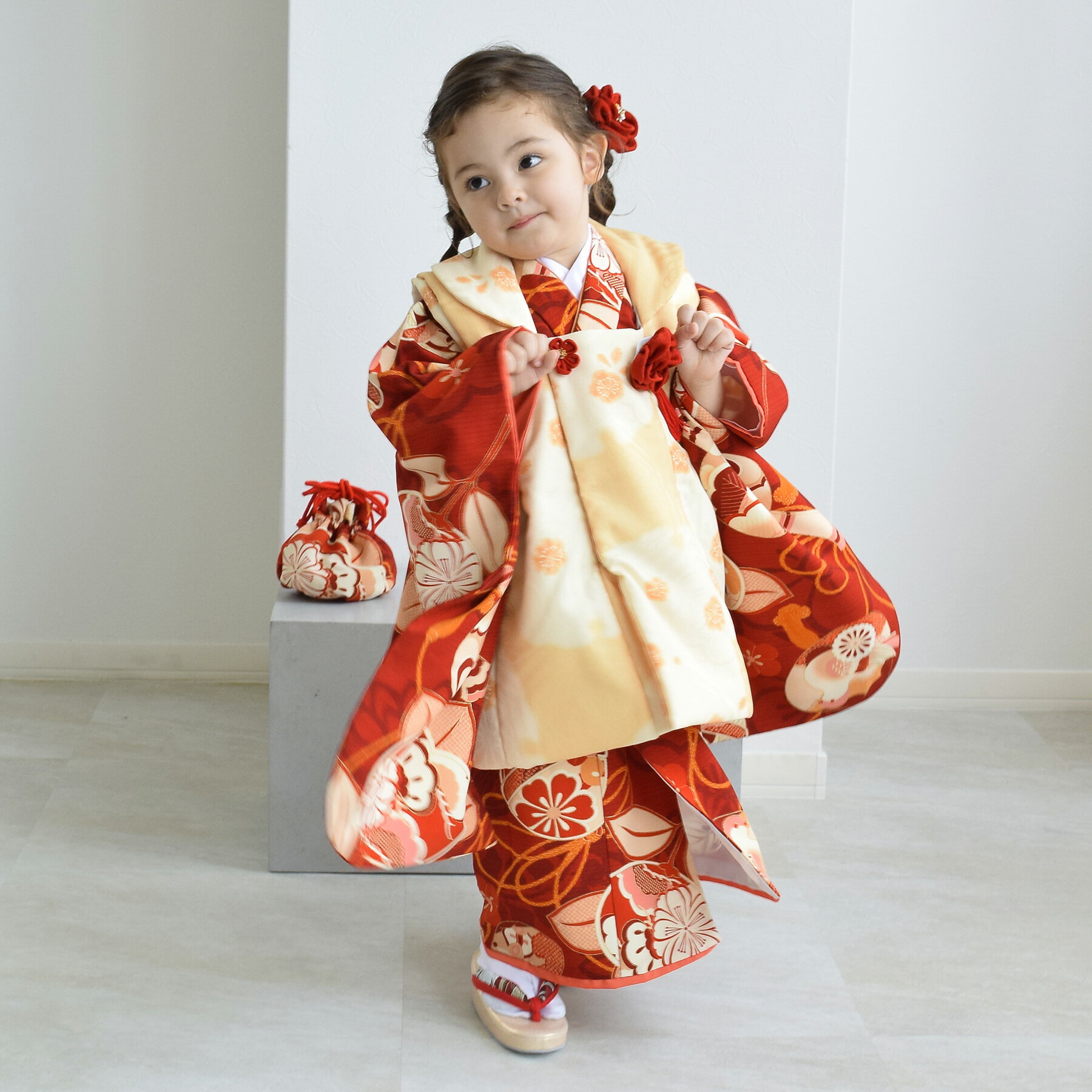 【レンタル】※予約可:26年1月下旬〜【七五三 着物 被布セット 京舞 雪輪に梅・薄橙】七五三 日本製 女の子 3歳 被布 セット 子供 モダン お祝い着 お正...