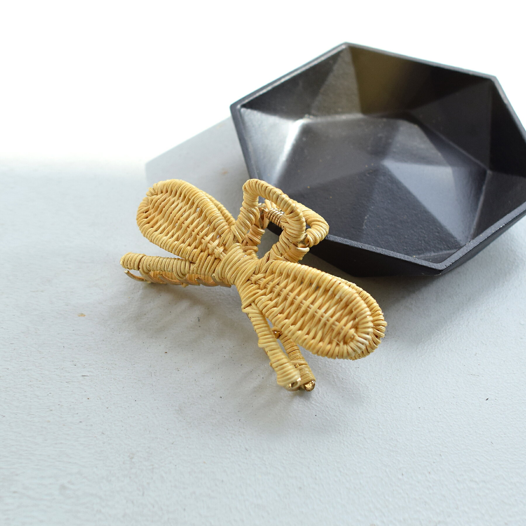 【utatane 籐 パピヨン ヘアクリップ バンスクリップ ラタンウィッカー 籐編み 単品】ヘアアクセ 髪飾り ハンドメイド 天然素材 ボヘミアン ミッドセンチュリー フラワームーブメント 春 夏 カジュアル 浴衣 着物