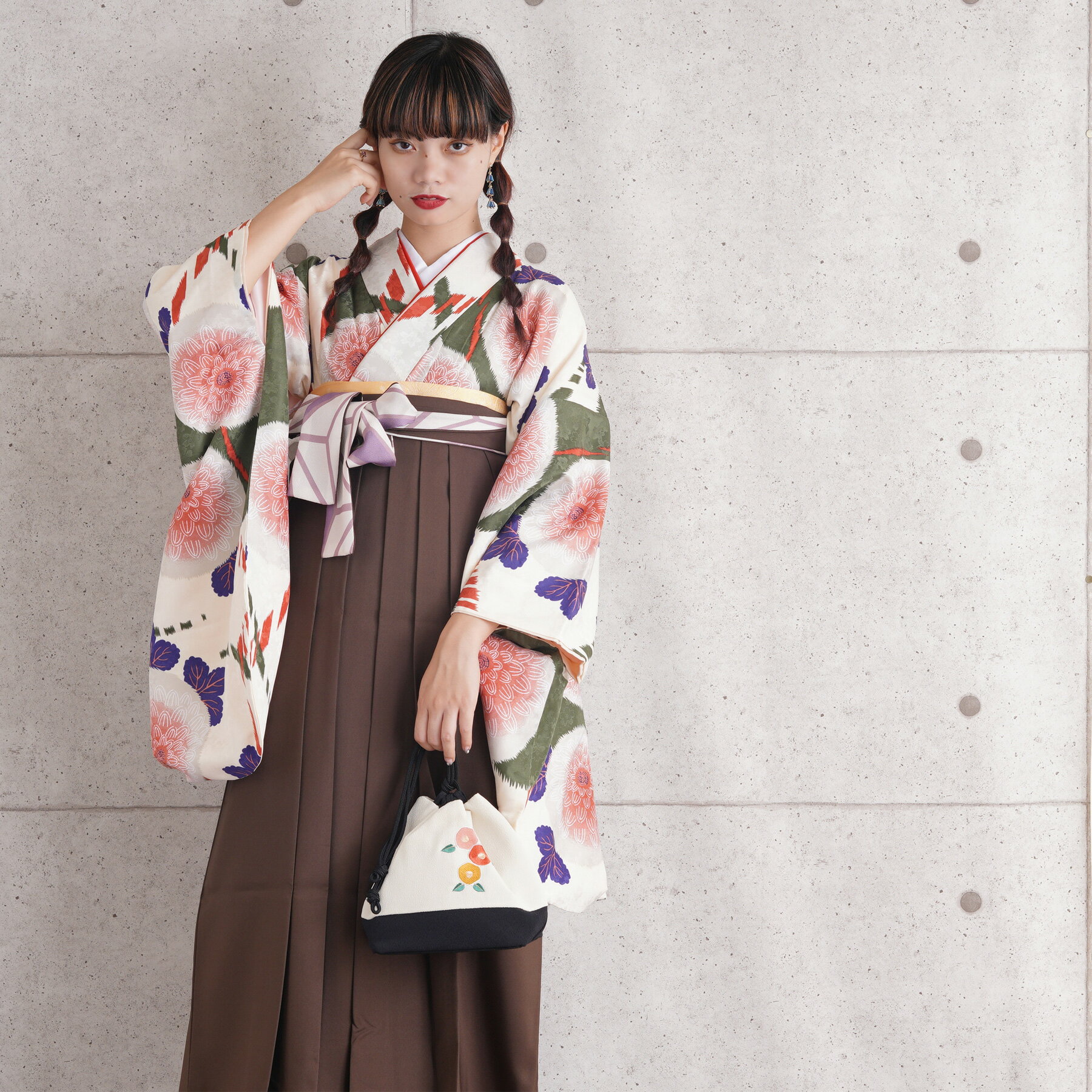 【リサイクル着物】二尺袖着物 単品 袴用 短丈 ひよこ商店 大学生 レディース 卒業式 着物 女性 重ね衿縫い付済 中古 USED 販売 おしゃれ きなり 緑 菊 レトロ