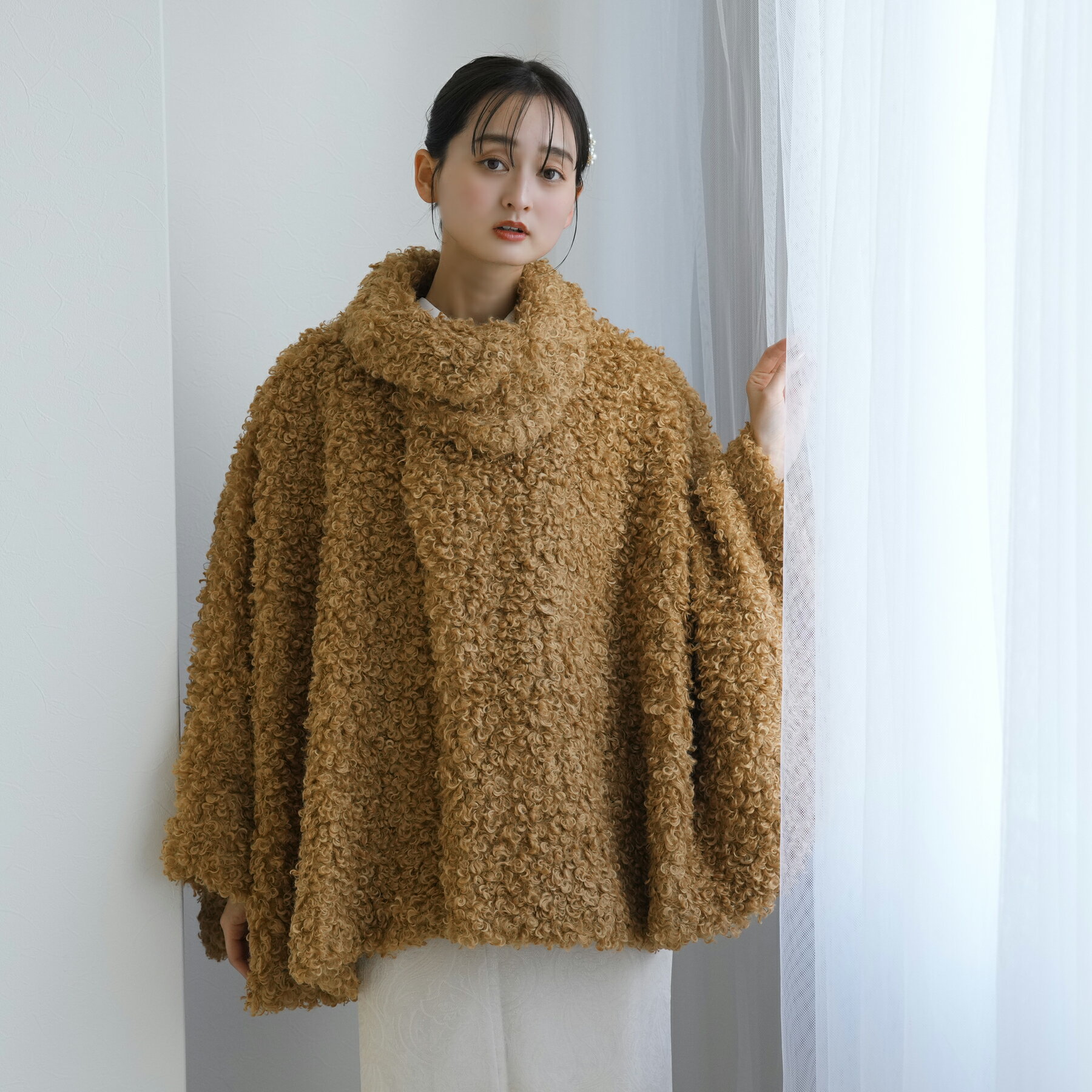 【着物コート ニコアンティーク プードルファー キャメル】ポンチョ ケープ アウター フリー（身長約152cm-165cm） 和洋兼用 洋服兼用 カジュアル 和装コート シープ調ボア 茶 裏地柄付き 猫 防寒 冬