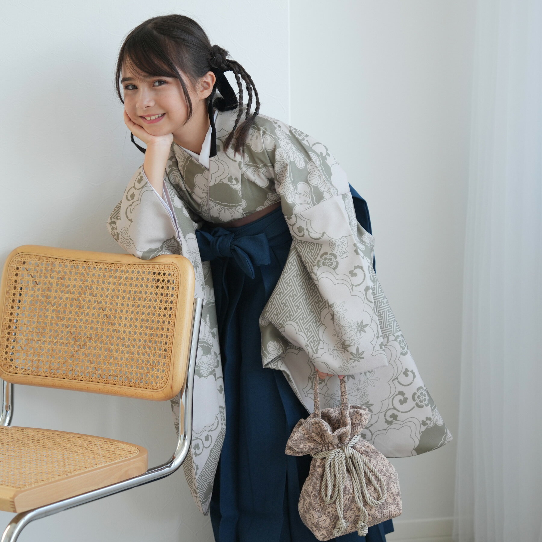 【50%OFF】【ひよこ商店 ジュニア 袴 2点セット モスグリーン松文様】 二尺袖着物 はかま 着物セット 販売 卒業式 小学生 小学校 低身長さん 子供 キッズ 女子 袴83cm(身長138-145cm)袴87cm(身長145-152cm) 重ね衿縫い付済