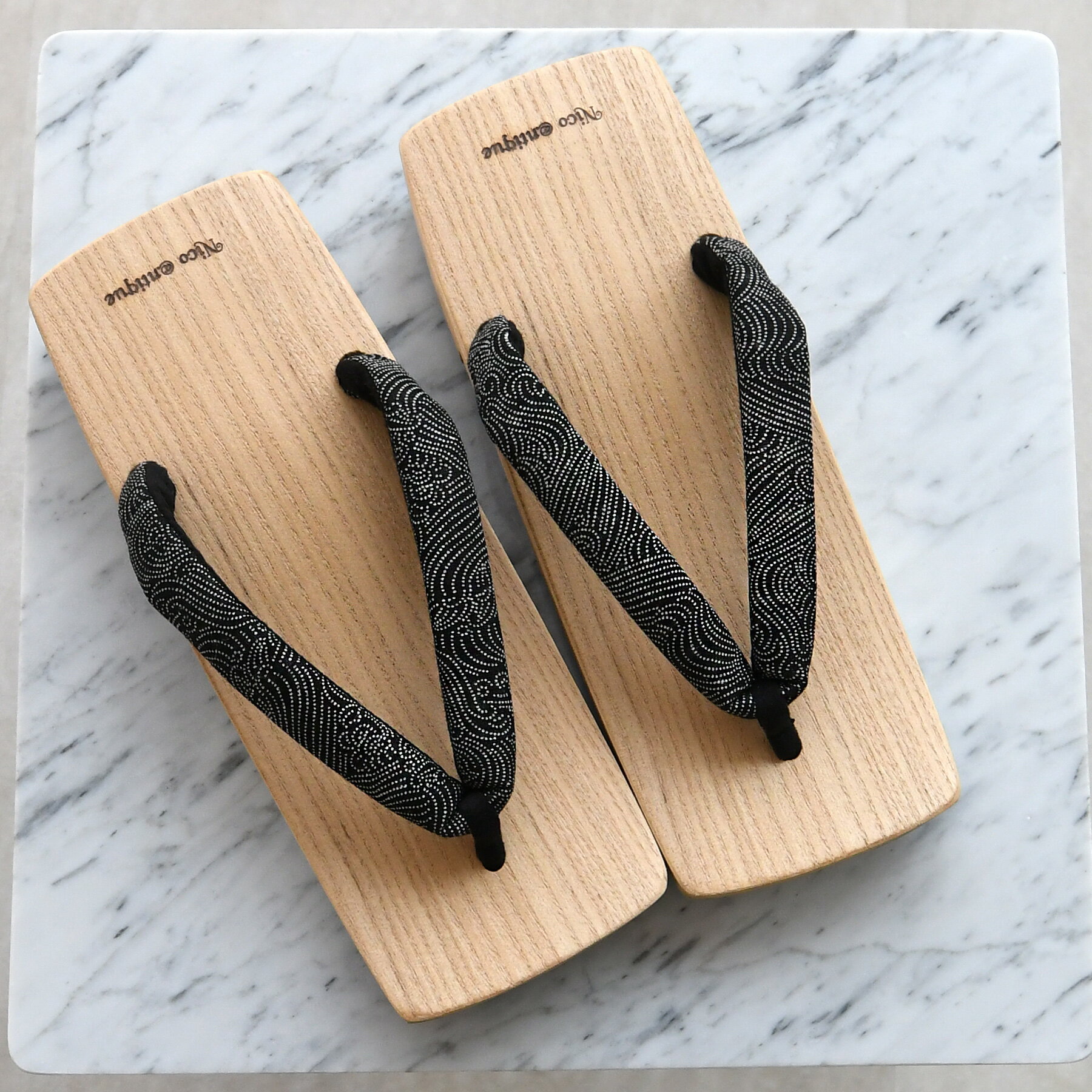 【ニコアンティーク 高級桐下駄 青海波 メンズ LLサイズ 右近 白木】男性 男下駄 25.5〜27.0cm 大きいサイズ 単品 国産 日本製 徳島の下駄職人さんと滋賀の鼻緒職人さんの手仕事