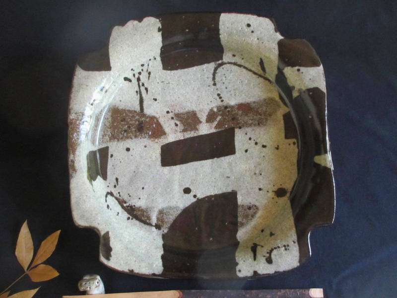 角皿 ■ 浜田純理作 (陶号・露人) 黒織部 窯変 九寸隅 切角皿 【和食器】【ギフト】