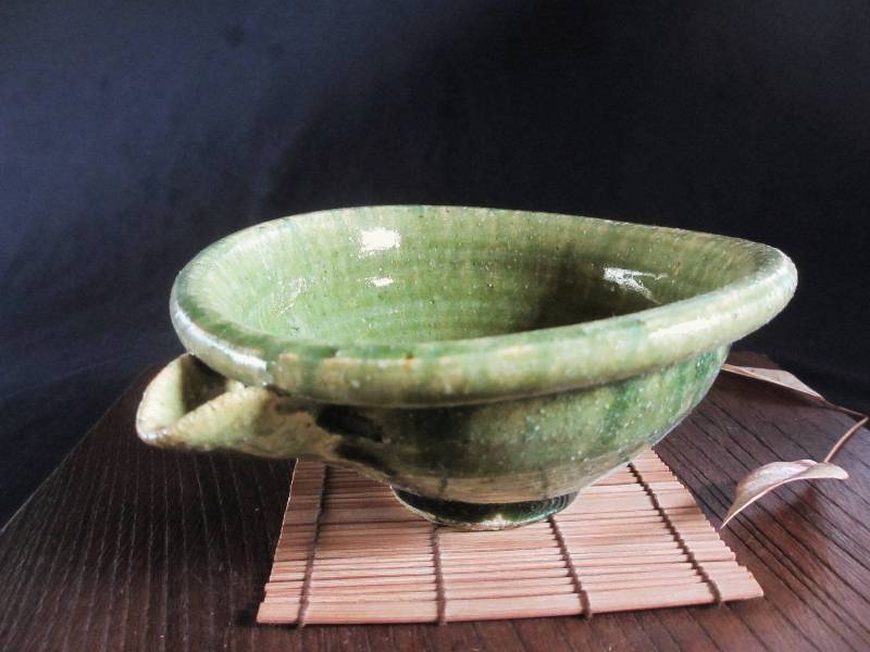 瀬戸 加藤作助製 織部片口鉢 瀬戸 加藤作助製 織部片口鉢 61eiRnZGWOL._AC_SY200_QL15_.jpg