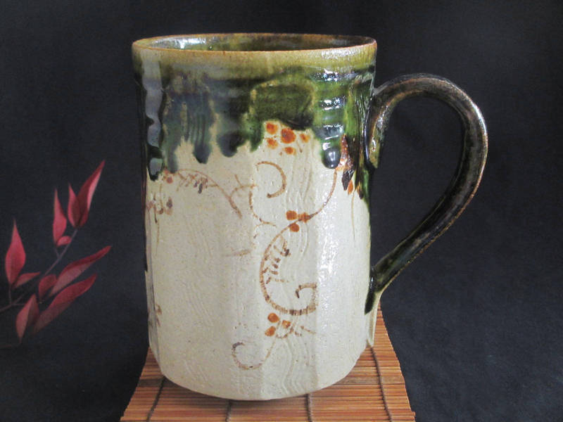 ジョッキ■ 玉樹窯・三宅命次作 織部 緑流し 唐草文 ビアジョッキ ギフト 和食器