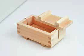 【送料無料：北海道・沖縄・離島は別途送料＋660円】 てまひま工房　ひのき押寿司器　縦切　（約1合）　803699