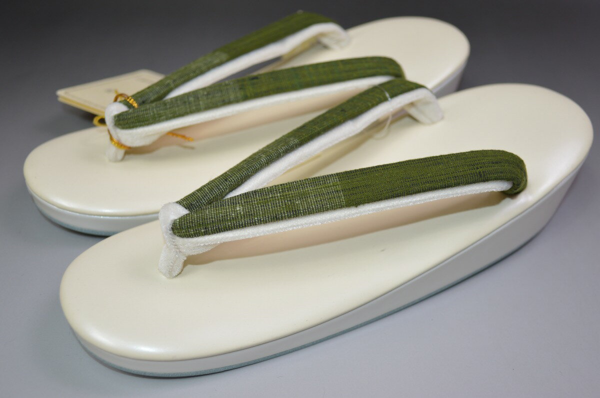 特選大阪草履 お洒落草履 【少々難 台にキズ】日本製 No.9163 フリーサイズ 通年使用可能 お茶会 お稽古 普段履き 舞台 小紋 紬 色無地 お茶会 草履長さ24.0cm巾8.0cmかかと高さ5.2cm 【キモノ仙臺屋の和装履物特集】