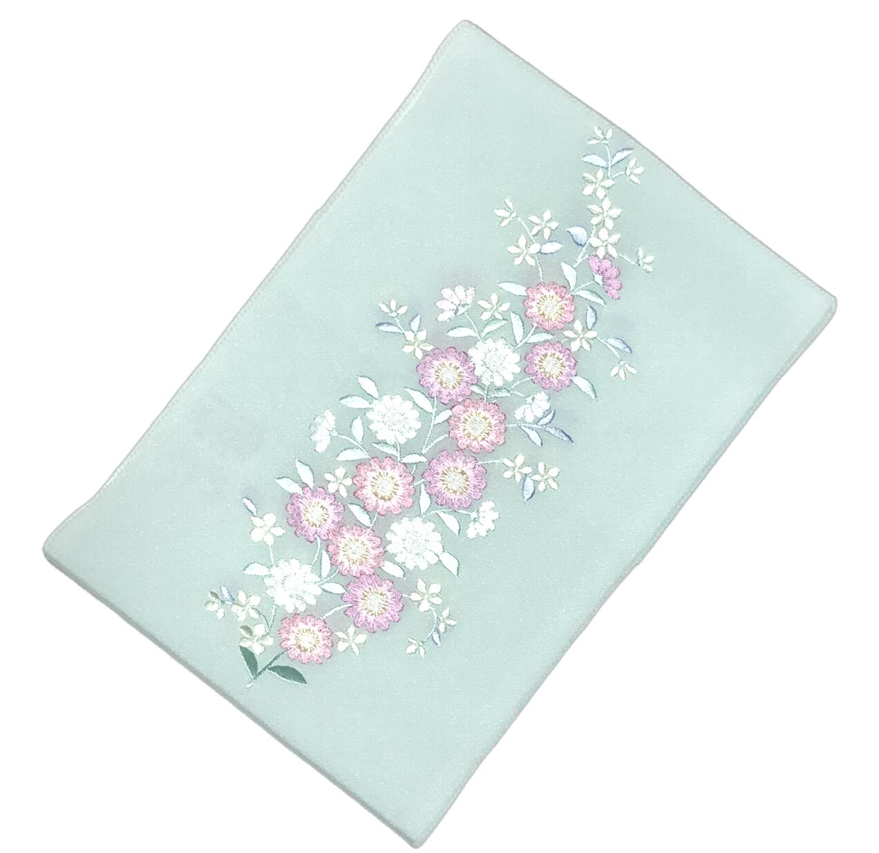 花柄刺繍半襟 絹交織 No.3086 水色 日本製 色刺繍半襟 アセテート55％ 絹5％ レーヨン40％ PPパッケージ 生地しっかり はんえり 半襟 半衿 入学式 卒業式 振り袖 振袖 結婚式 お茶会カジュアル系統におすすめの品物です 練習用にも 【キモノ仙臺屋の和装小物特集】