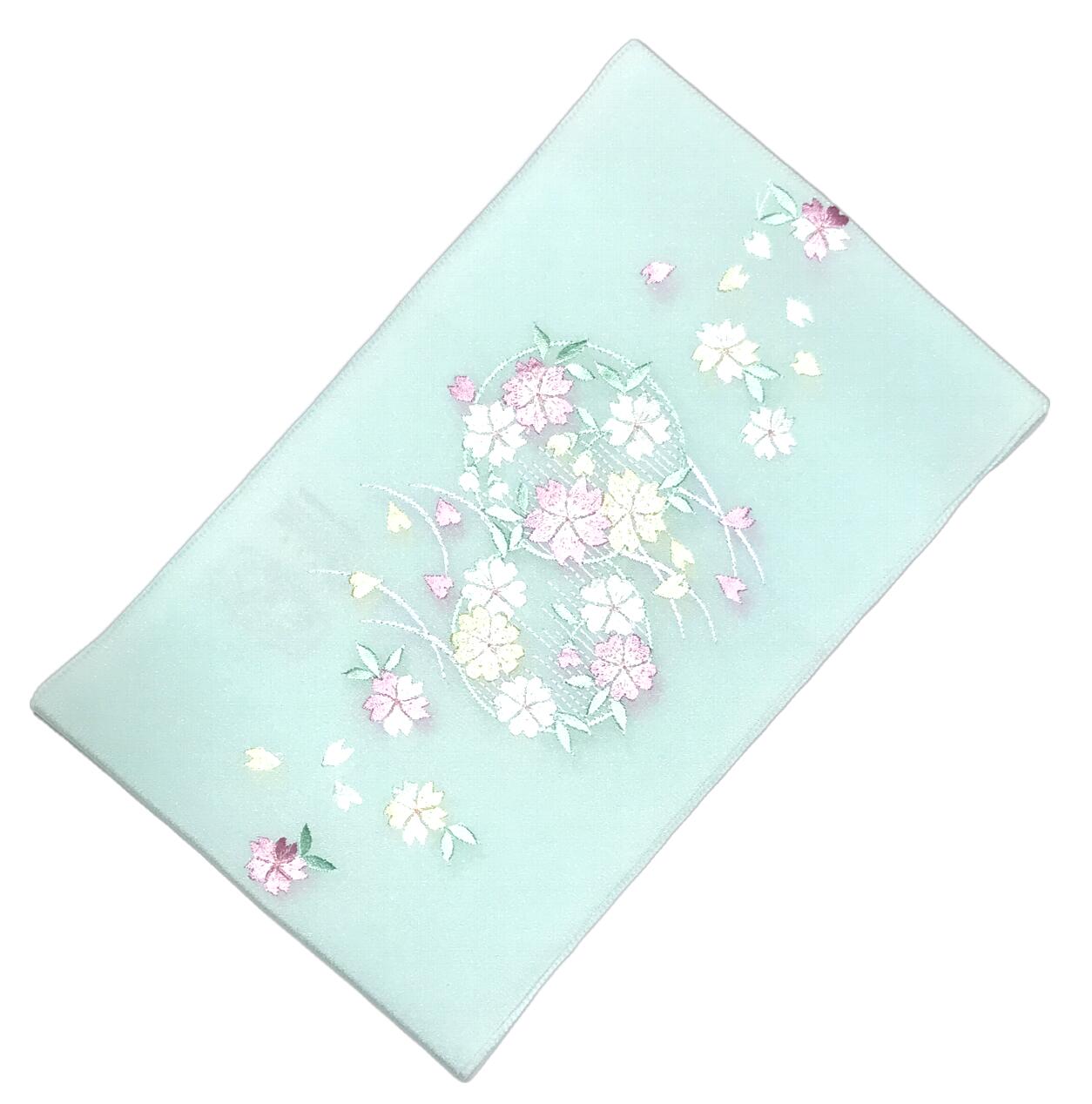 　　素材 本体素材：アセテート55％ 絹5％ レーヨン40％ 刺繍糸：　レーヨン100％ 着用時期 袷の時期にご利用頂ける 刺繍半襟となります。 入学式・卒業式・振り袖・結婚式 お茶会カジュアル系統に おすすめの品物です。 関連商品 ネットショップ最大級センダイヤの 和装小物コーナー 備考 基本的に難なしの品物となっておりますが 糸浮き等の不具合はある可能性がございますので 予めご了承ください。 大シミ、欠陥があった場合 一週間以内のお品の場合のみ 返品対応させていただきます。 ※一週間を過ぎた場合は対応できかねます。 ディスプレイ、撮影時のカメラの関係上 画像と実物の色が多少 異なる可能性がございます。 ご購入後のお色が異なる等のキャンセルは お断りしておりますので気になる方は ご購入前に必ずご質問ください。