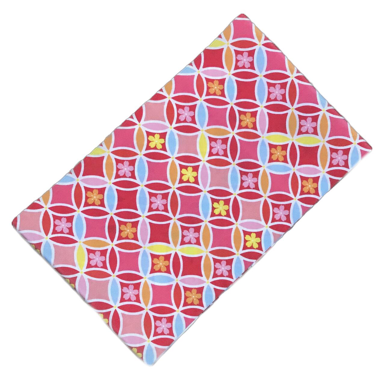 　　素材 本体素材：ポリエステル100％ 着用時期 袷の時期にご利用頂ける 半襟となります。 訪問着・附下げ・色無地・小紋・紬・ カジュアル系統に おすすめの品物です。 関連商品 ネットショップ最大級センダイヤの 和装小物コーナー 備考 基本的に難なしの品物となっておりますが 糸浮き等の不具合はある可能性がございますので 予めご了承ください。 大シミ、欠陥があった場合 一週間以内のお品の場合のみ 返品対応させていただきます。 ※一週間を過ぎた場合は対応できかねます。 ディスプレイ、撮影時のカメラの関係上 画像と実物の色が多少 異なる可能性がございます。 ご購入後のお色が異なる等のキャンセルは お断りしておりますので気になる方は ご購入前に必ずご質問ください。