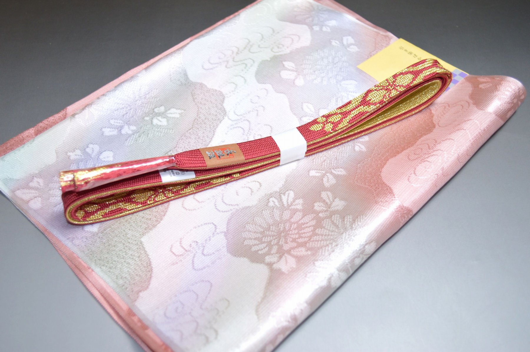 【送料無料】正装用お洒落にオススメ 帯締め帯揚げセット No.23866帯揚げ地色 甘草(かんぞう)色系統 正絹 並尺 平組帯締め フォーマル 礼装 お茶会 お食事会 小紋 訪問着 色無地 付下げ 訪問着 色無地 お稽古 訪問着 江戸小紋 色無地 キモノ仙臺屋の和装小物特集