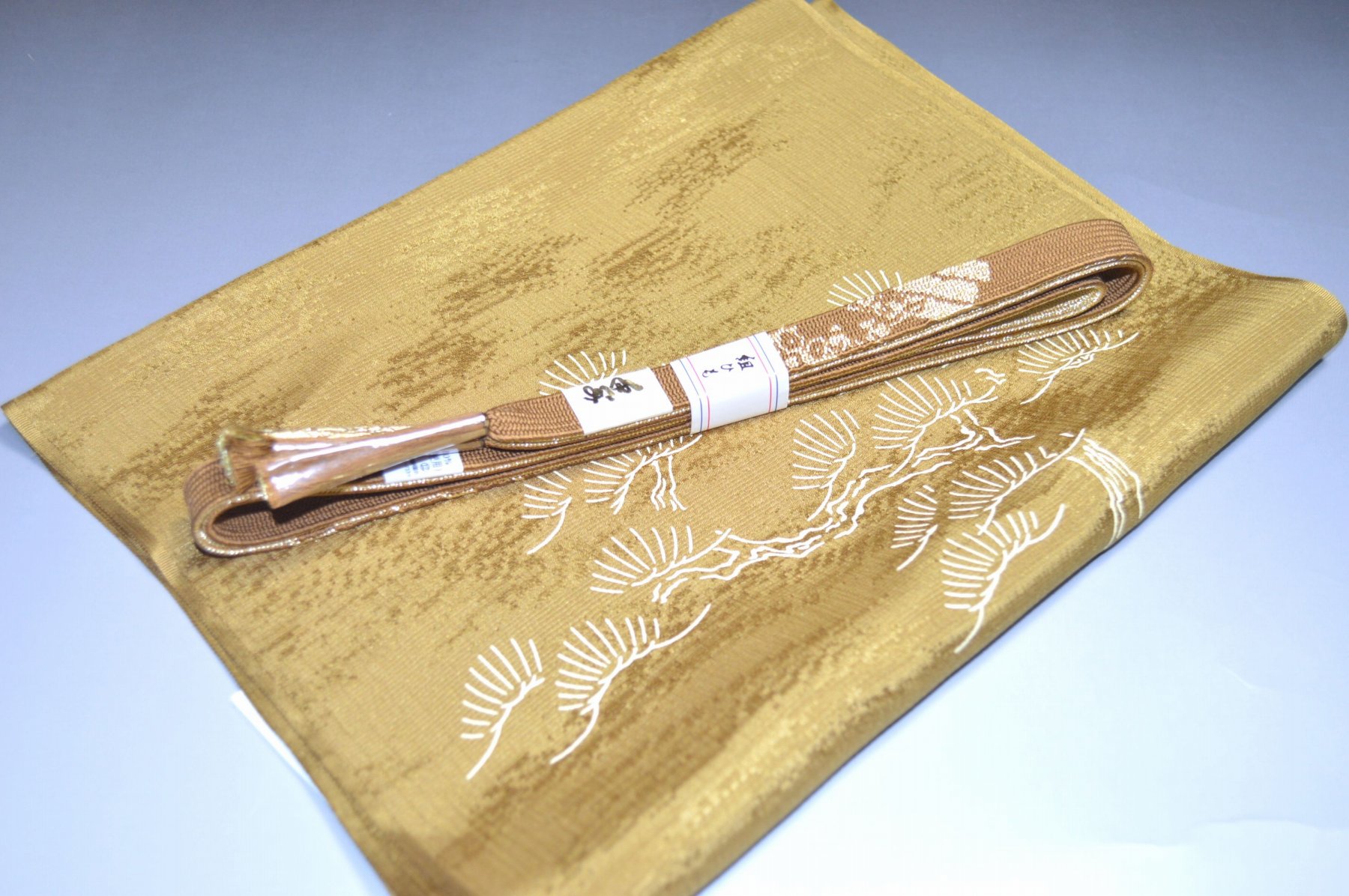 【送料無料】正装用お洒落にオススメ 帯締め帯揚げセット No.23894帯揚げ地色 菜種油色（なたねゆいろ）色系統 正絹 並尺 平組帯締め フォーマル 礼装 お茶会 お食事会 小紋 訪問着 色無地 付下げ 訪問着 色無地 お稽古 訪問着 江戸小紋 色無地 キモノ仙臺屋の和装小物特集