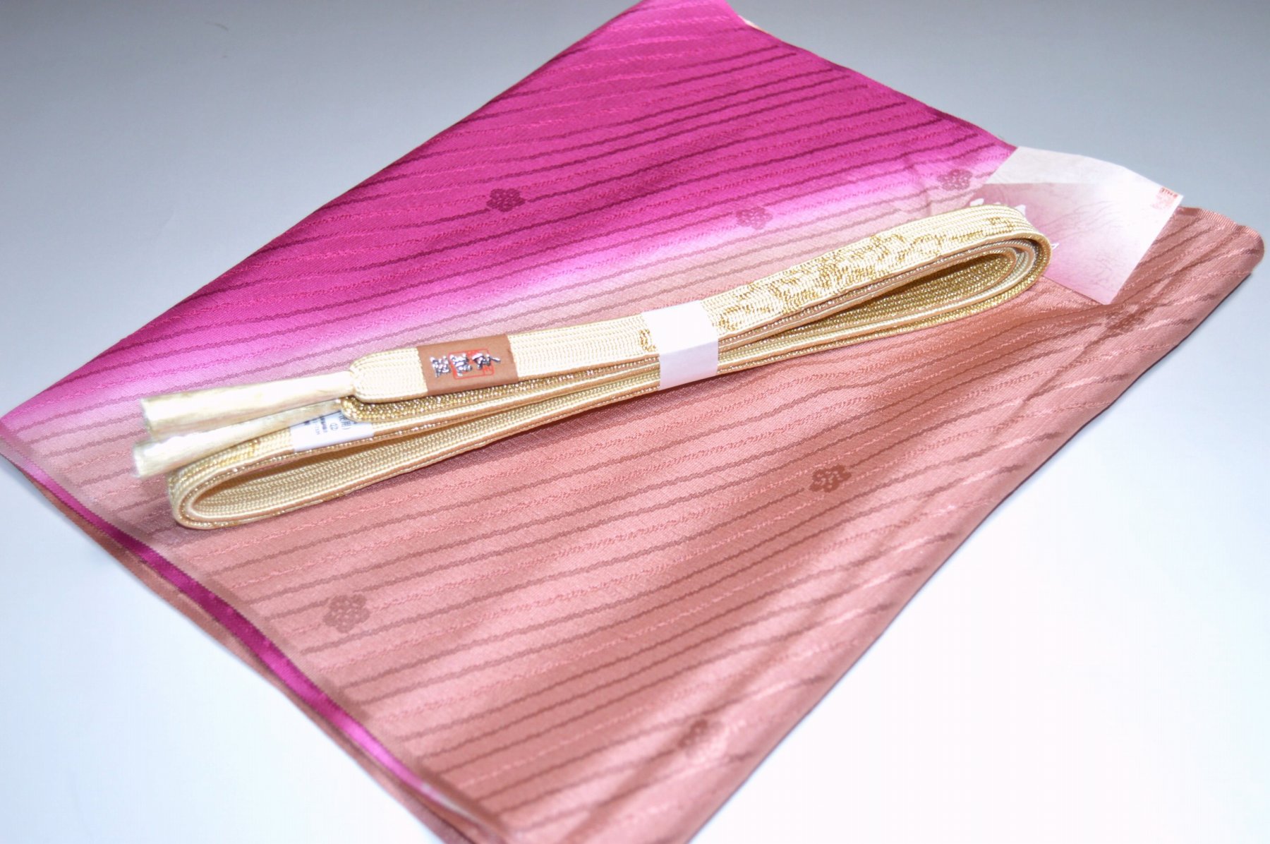 【送料無料】正装用お洒落にオススメ 帯締め帯揚げセット No.24070帯揚げ地色 退紅 あらぞめ系統 正絹 ..