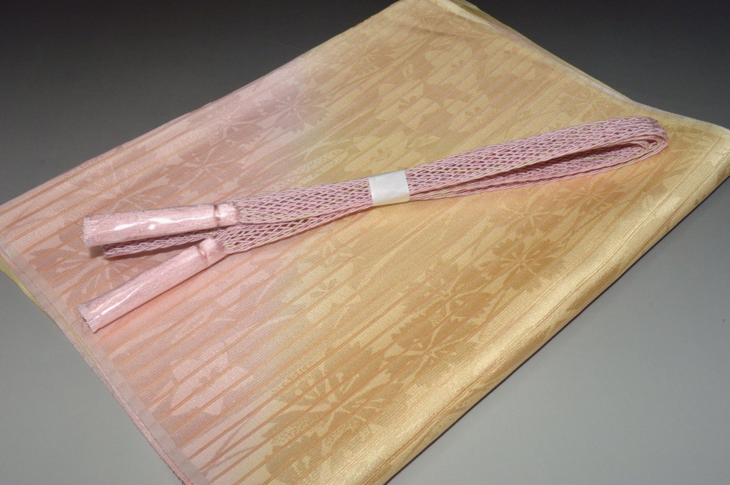 【送料無料】夏物帯締め帯揚げセット No.23369帯揚げ地色 雄黄（ゆうおう）色系統 正絹素材 並尺 夏物 夏のお洒落きものに◎ うすもの 単衣用にオススメ 色無地 つむぎなどに◎ お稽古 普段着 お茶会 お食事会 紬 訪問着 江戸小紋 色無地 付下げキモノ 仙臺屋の和装小物特集