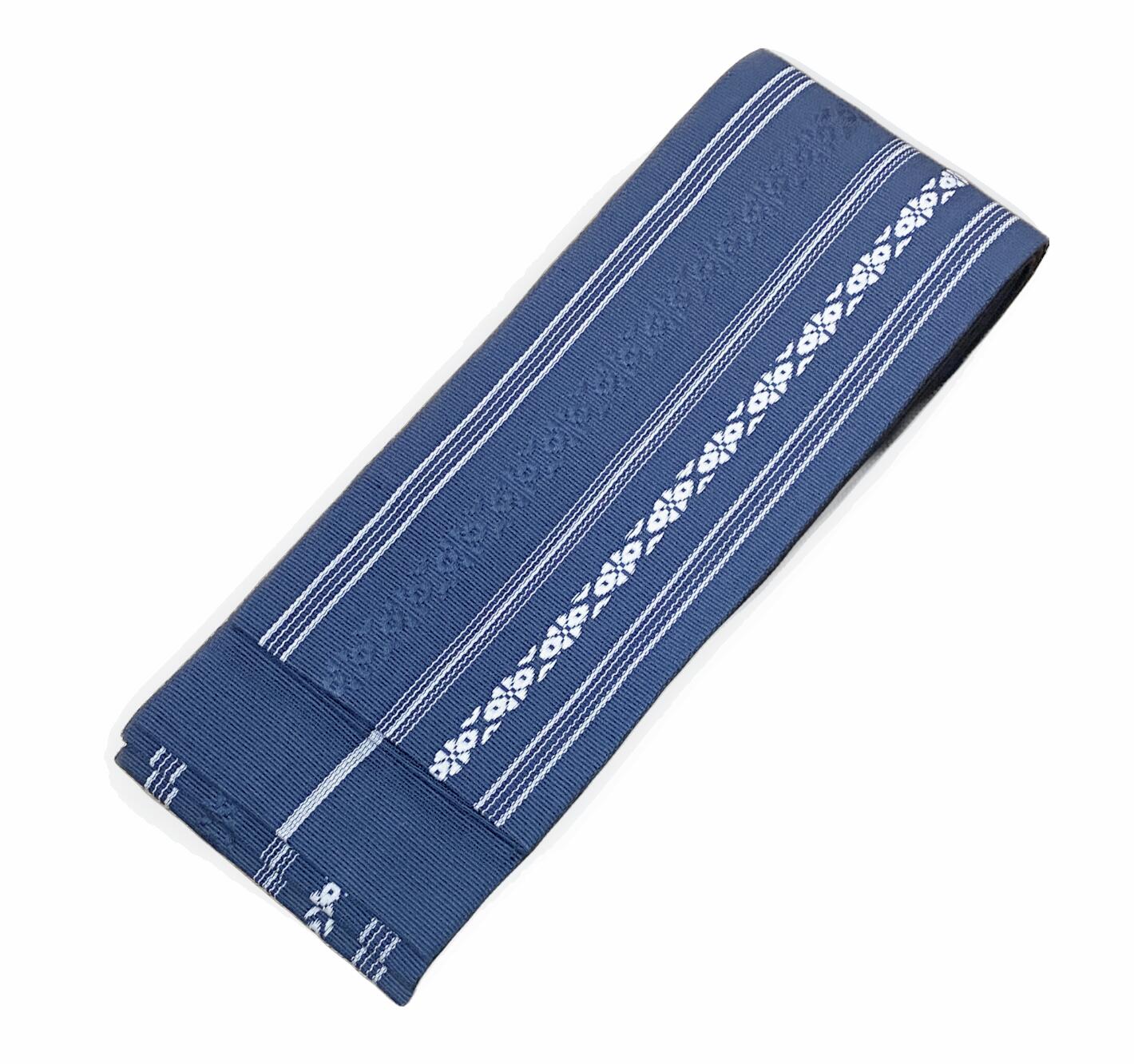綿角帯(日本製) 献上柄リバーシブル角帯 No.3004 紺色地色に白色献上柄 おとこもの角帯 素材:綿100％ 日本製品 並尺 男物 綿 平ぐけ帯裏付きタイプ サイズ:長さ390cm幅9.5cm 紳士 男物 男性用 メンズ着物 メンズ 袴下帯 ポスト投函【キモノ仙臺屋の和装小物特集】